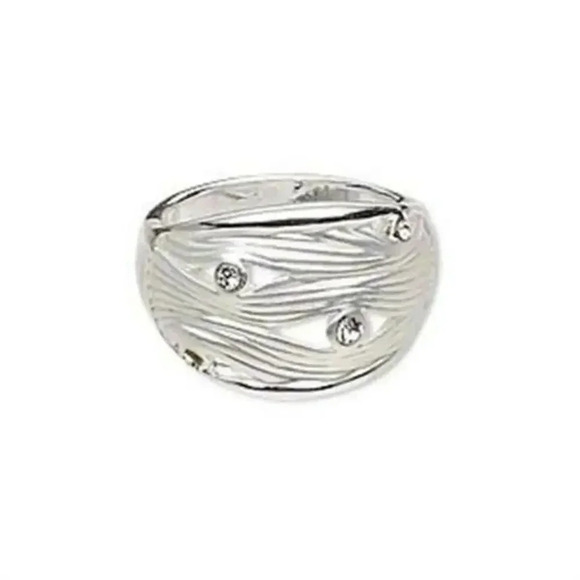 Avant Garde Brushed Silver Plated Wave Austrian Crystals Ring Size 8 - Picture 1 of 1